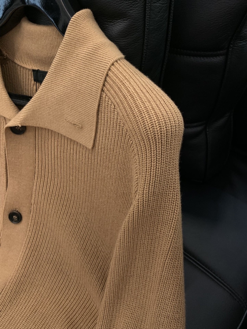 Pra*a sweater